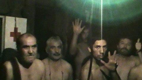 Los mineros chilenos se mudan de refugio