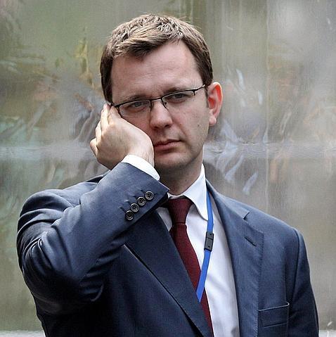 Un asesor de Cameron, implicado en un caso de pinchazos a famosos