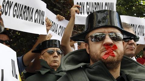 Las asociaciones de guardias civiles: «El Gobierno nos trata como a etarras»