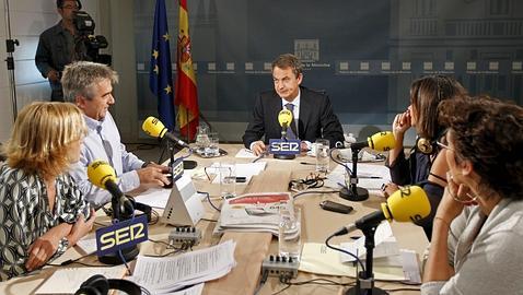 Zapatero: «Nadie en nombre del Gobierno mantiene ningún contacto con ETA»