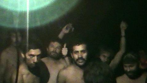 Las autoridades de Chile distribuyen cigarrillos entre los mineros atrapados