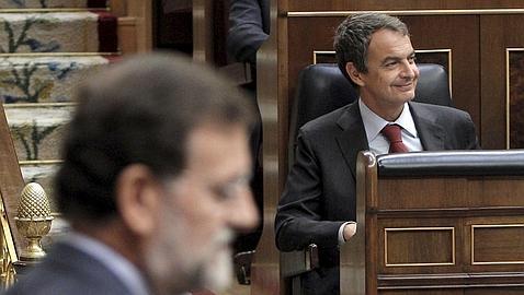 Rajoy acusa a Zapatero de «abuso de poder» por los vetos a debatir las pensiones