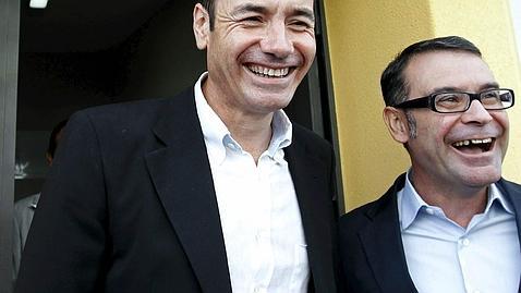 Los parleños arropan a Gómez