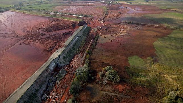 Las autoridades reducen el peligro de un nuevo vertido tóxico en Hungría