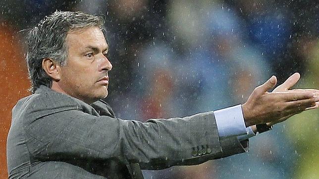 Mourinho: «Me gustaría tener a Zidane más conmigo y menos con el presidente»