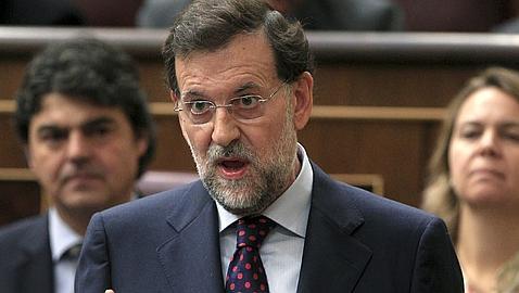 Rajoy exige a Zapatero que rectifique la congelación de pensiones