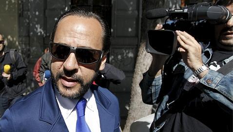 «El Bigotes» pagó coches y una moto de lujo a Costa, según un informe policial