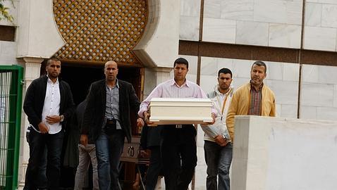 Triste adiós al bebé Mouad en la Mezquita de la M-30