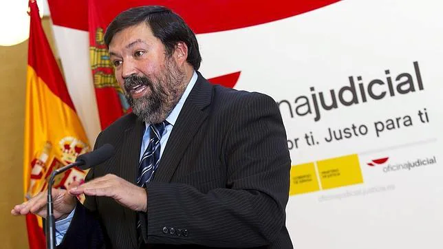 Funcionarios judiciales reciben con abucheos al ministro Caamaño en Burgos