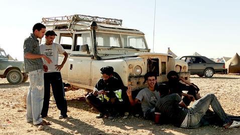 Saharauis llegados de España se instalan en el campamento de El Aaiún