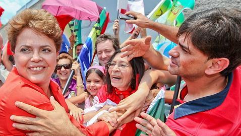 El último sondeo otorga la victoria a Dilma Rousseff
