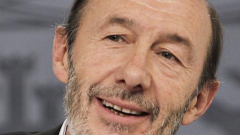 Rubalcaba anuncia una nueva agenda social para «salir de crisis con justicia»