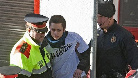 Una protesta «okupa» corta la calle Entença de Barcelona