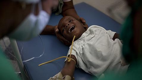 Los muertos por cólera se disparan casi al millar en Haití