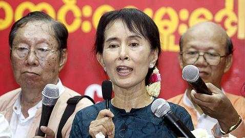 Suu Kyi hace un llamamiento a todas las fuerzas democráticas en Birmania