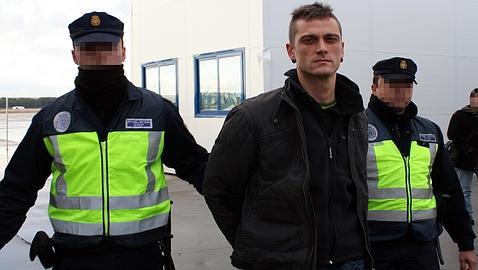 Francia entrega a los etarras Carasatorre y Abad Urkixo