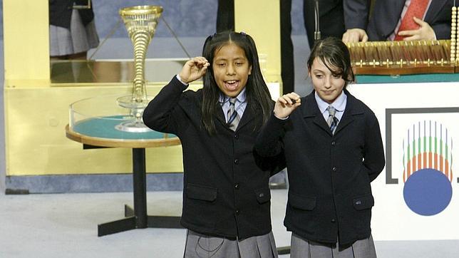 La niña del Gordo de Navidad vuelve a probar fortuna