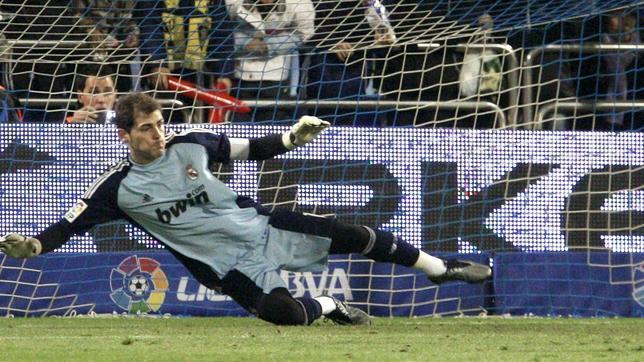 Iker, un libro blanco de 400 partidos