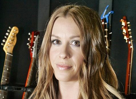La cantante Alanis Morissette da a luz a su primer hijo