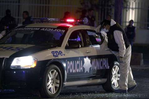 Siete policías muertos en una ola de ataques en México