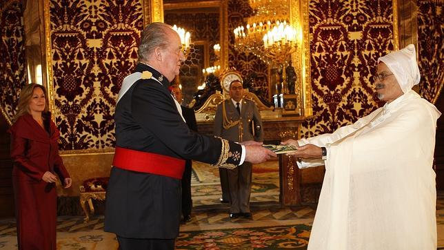 El politono del móvil del Rey es la risa de un bebé