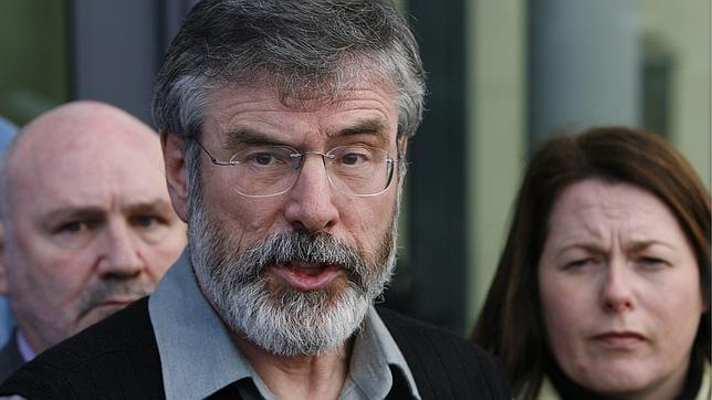 Gerry Adams ve «injusto» que Otegi siga en la cárcel