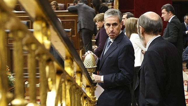 Jáuregui responde a Eguiguren: «No es el momento de legalizar a Batasuna»