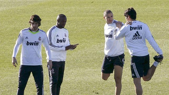 Lass entra en la convocatoria por Khedira