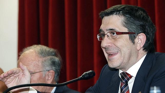 El PSOE salta sobre López y cierra cinco competencias con el PNV