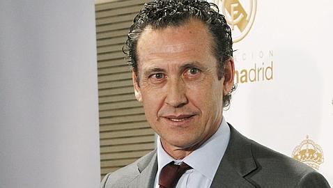 Valdano: «El club está dispuesto a darle a Mourinho la independencia que desea»