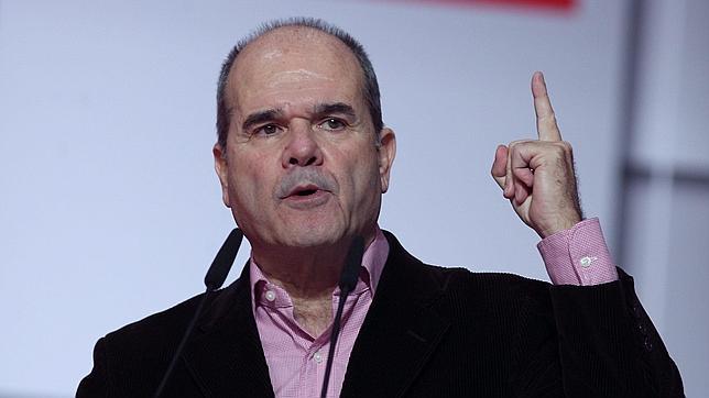 Chaves advierte que el PSOE no aceptará la «renacionalización» de las competencias