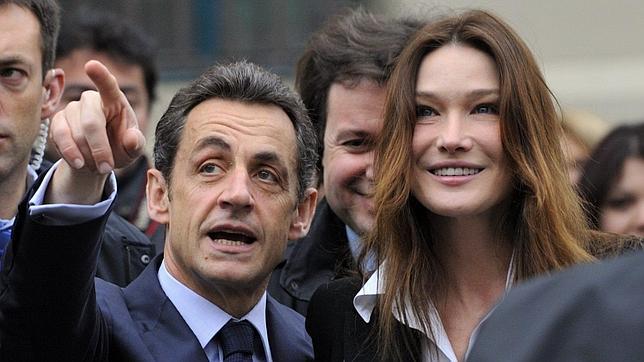 Carla Bruni: «A veces los socialistas dicen lo mismo que la extrema derecha»