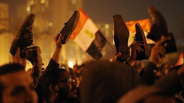 Los egipcios resisten en la plaza Tahrir: «No nos vamos, él debe irse»