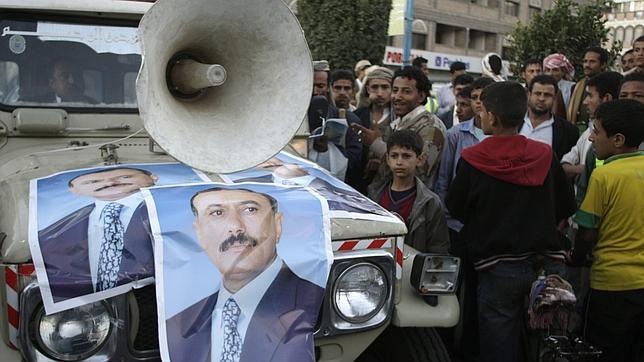 Partidarios del presidente de Yemen «roban» la plaza Tahrir a los opositores