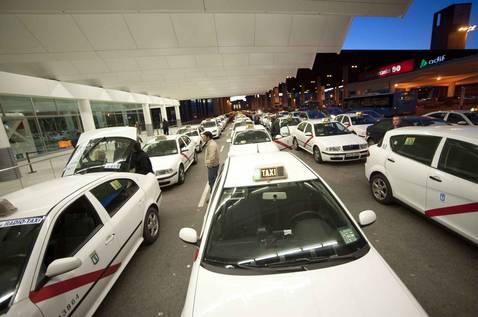 Los taxis de Madrid trabajarán 16 horas al día como máximo
