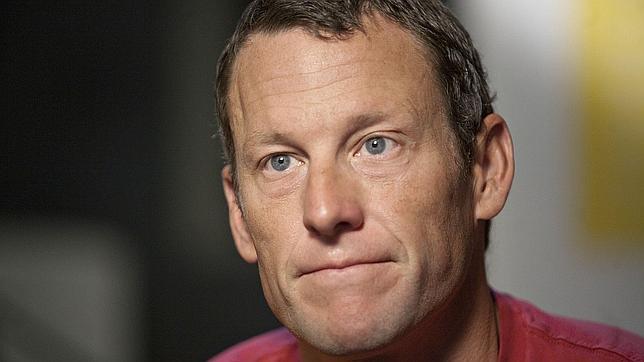 Armstrong, en su adiós «definitivo», asegura que no se arrepiente «de nada»