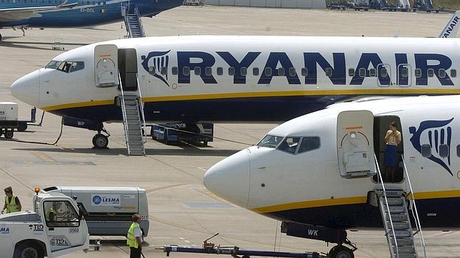 Ryanair reduce a la mitad su presencia en Girona