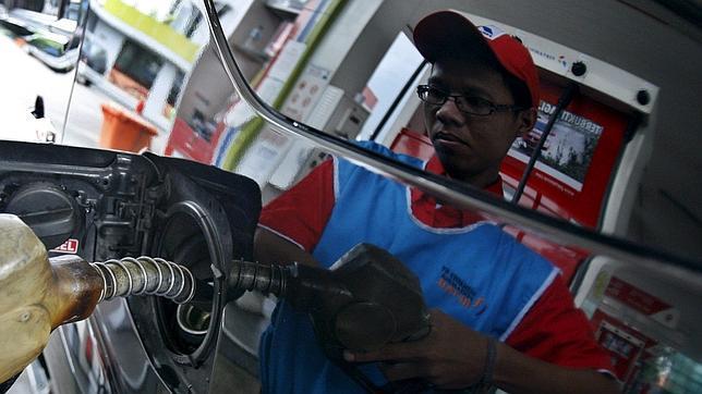 La situación en Libia mantiene al alza el precio del petróleo