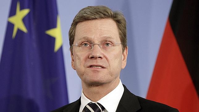 La UE prohíbe a Gadafi y a su familia la entrada a los países miembros