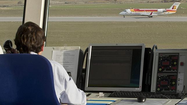 El laudo de Pimentel rebaja la jornada de los controladores a 1.670 horas