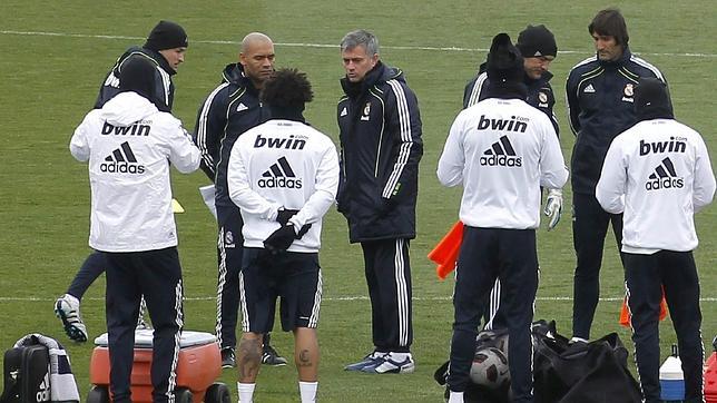 Mourinho, al ataque también en el campo