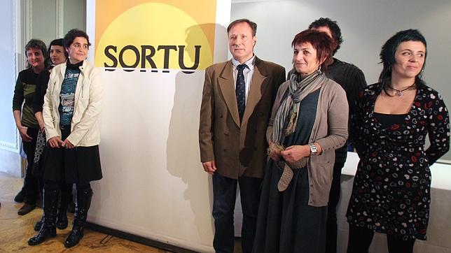 Sortu cree que se quiere utilizar su «silencio» sobre ETA para ilegalizarla