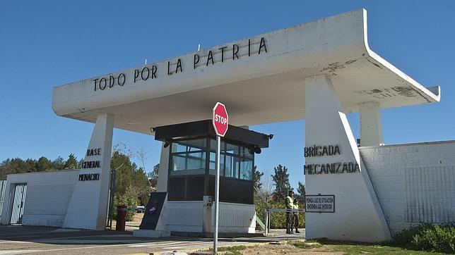 Los recortes del Gobierno merman la seguridad de los cuarteles