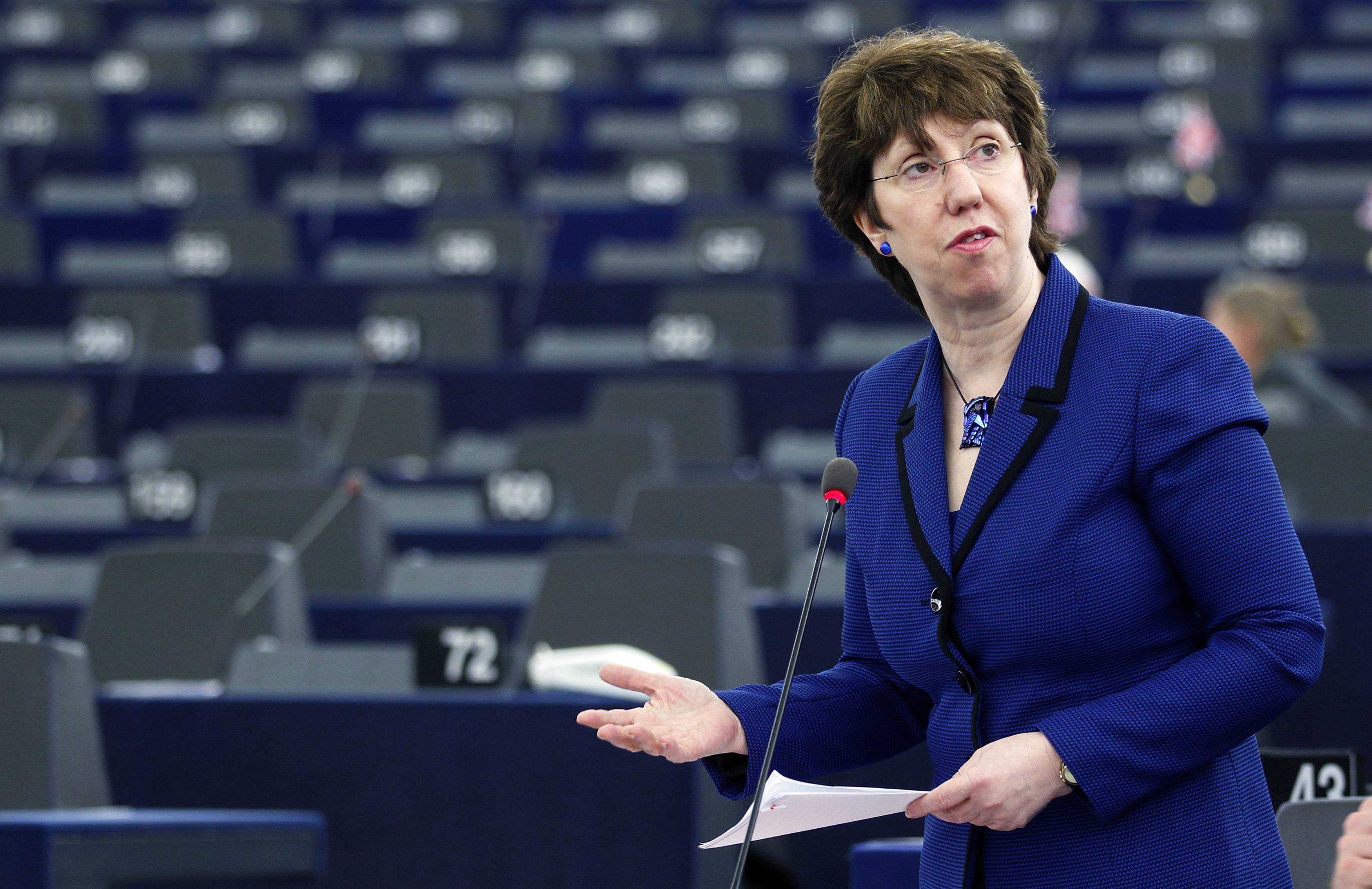 Los eurodiputados piden que la UE reconozca el gobierno rebelde libio