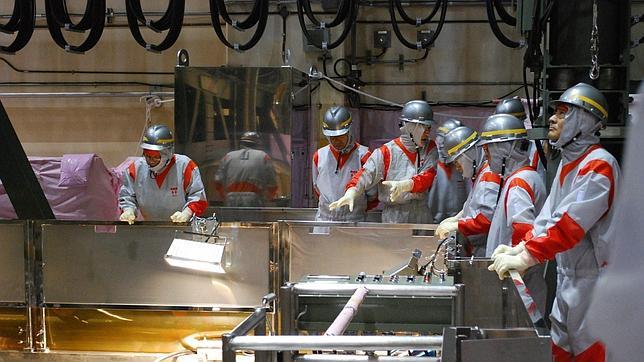 La radiactividad se dispara tras una nueva explosión y un incendio en la central de Fukushima