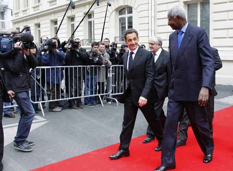 Sarkozy convoca una cumbre en apoyo al pueblo libio