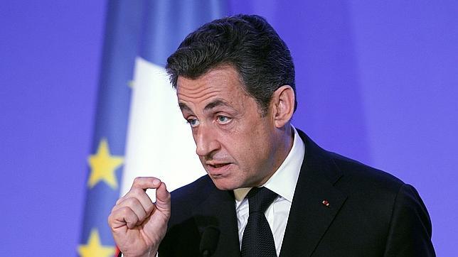 Sarkozy no quiere a la OTAN al mando de la campaña de Libia
