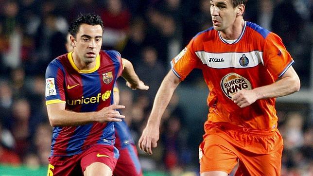 Xavi, baja ante el Villarreal por acumulación de tarjetas