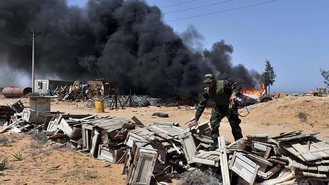 Las fuerzas de Gadafi resisten en su Sirte natal