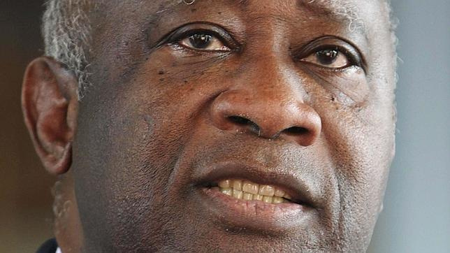 París revela negociaciones para que Gbagbo abandone el poder